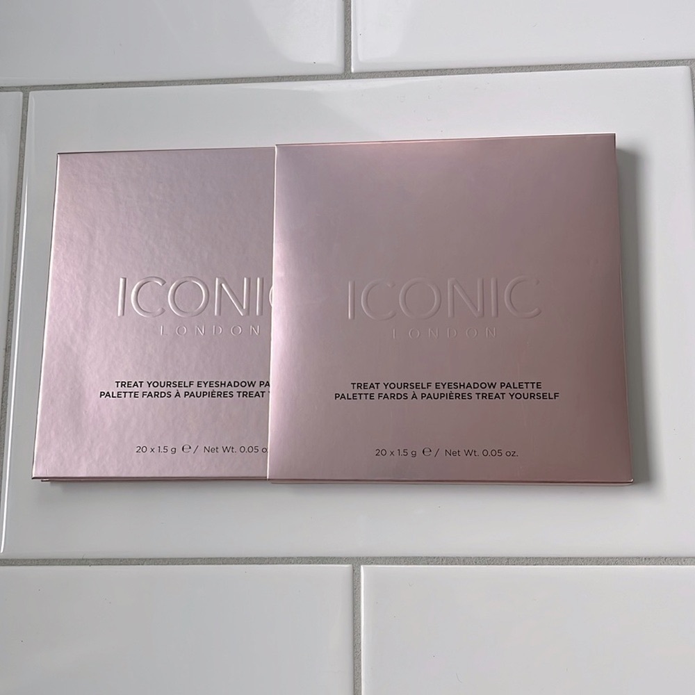 💋ICONIC London Treat Yourself Eyeshadow Palette - Picture 2 of 3